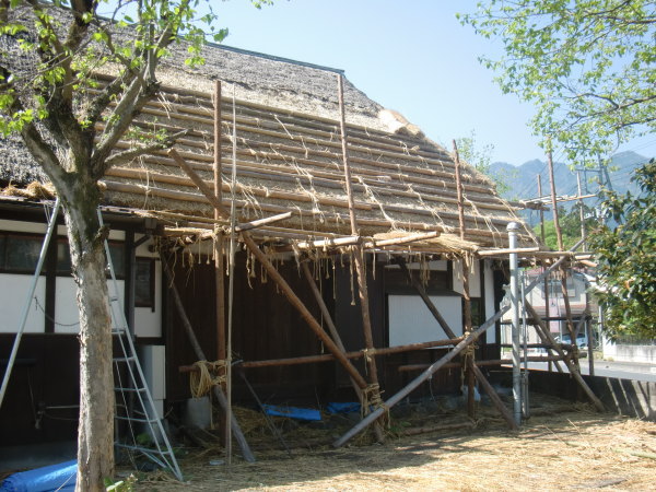 茅葺き屋根補修工事